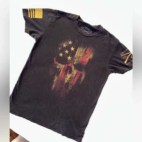 Men’s Grunt Style Red White Blue Flag Punisher Skull Shirt - Picture 1 of 4